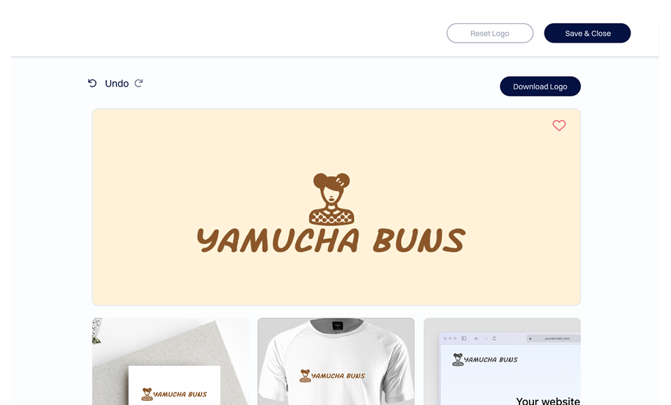 Screenshot der Dynadot-Logo-Builder-Vorschau, die ein fertiges Logo-Design mit dem Text „YAMUCHA BUNS“ und einem stilisierten Charakter-Symbol auf hellem Hintergrund zeigt, zusammen mit Bedienelementen zum Rückgängigmachen von Änderungen, Herunterladen des Logos, Speichern oder Zurücksetzen des Designs sowie Mockups, die zeigen, wie das Logo auf Merchandise und einer Website erscheint.